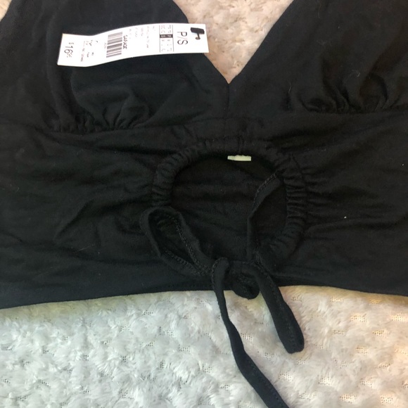 🌻2/$25 • GARAGE • Keyhole Halter Cami - Picture 2 of 4